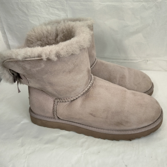 UGG🔴Classic bailey bow boots size 9 - Picture 5 of 12